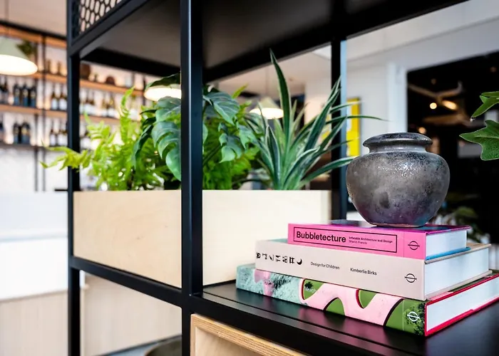 Staycity Aparthotels Paris La Defense